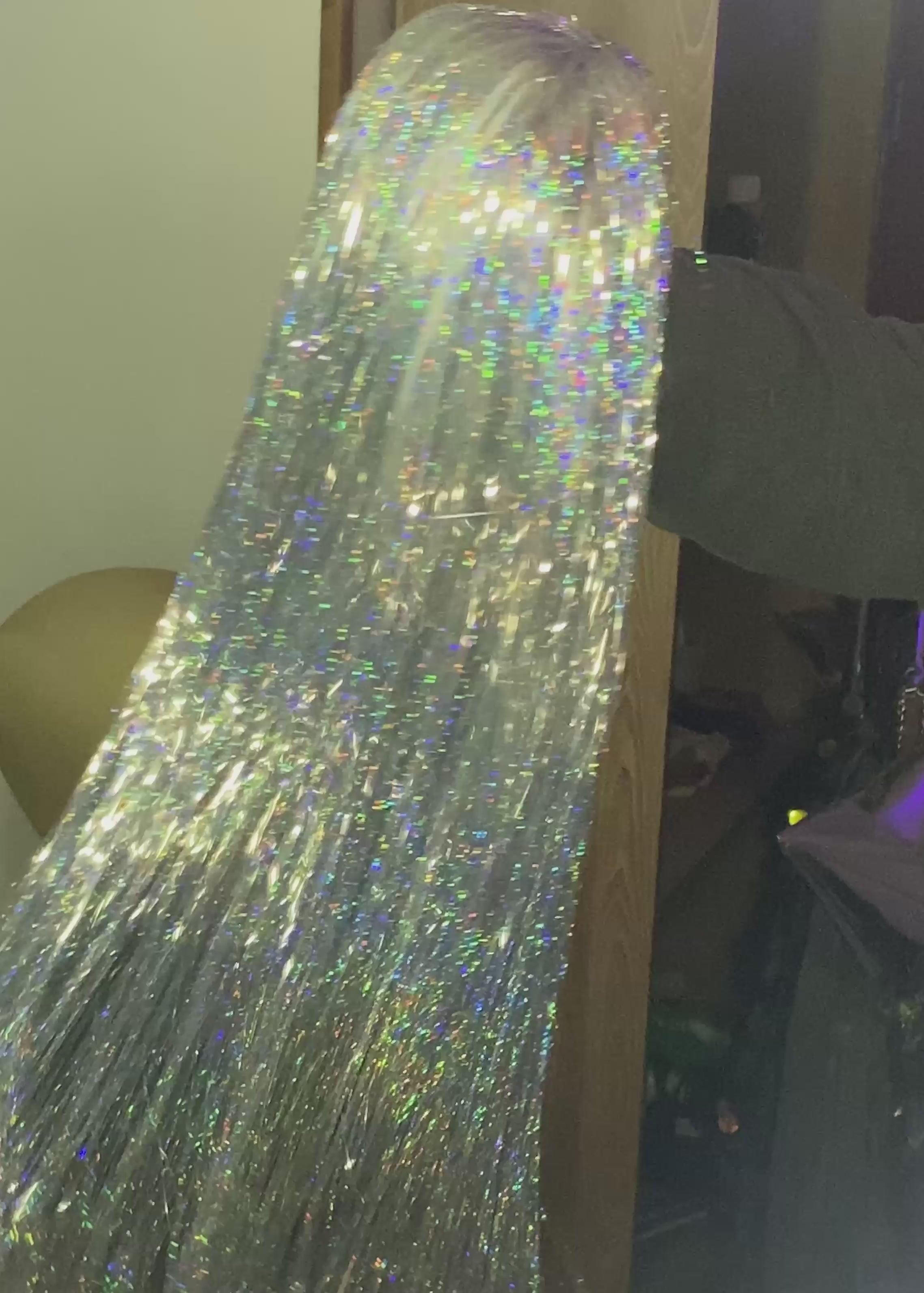 Cargar video: Cher (Peluca Tinsel)